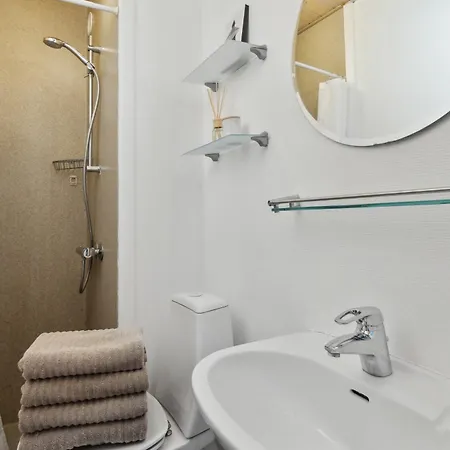 New Yorker 2 Bedroom Lejlighed Taet Pa Centrum *