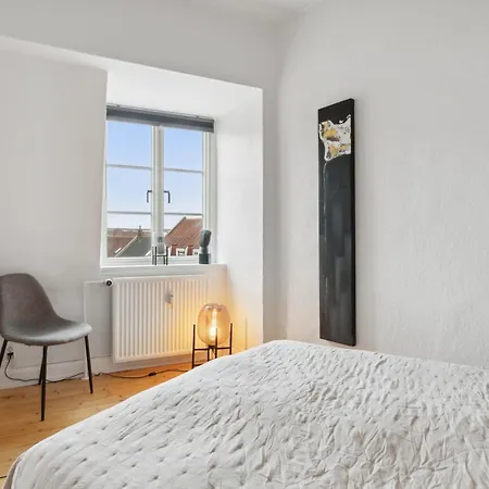 New Yorker 2 Bedroom Lejlighed Taet Pa Centrum